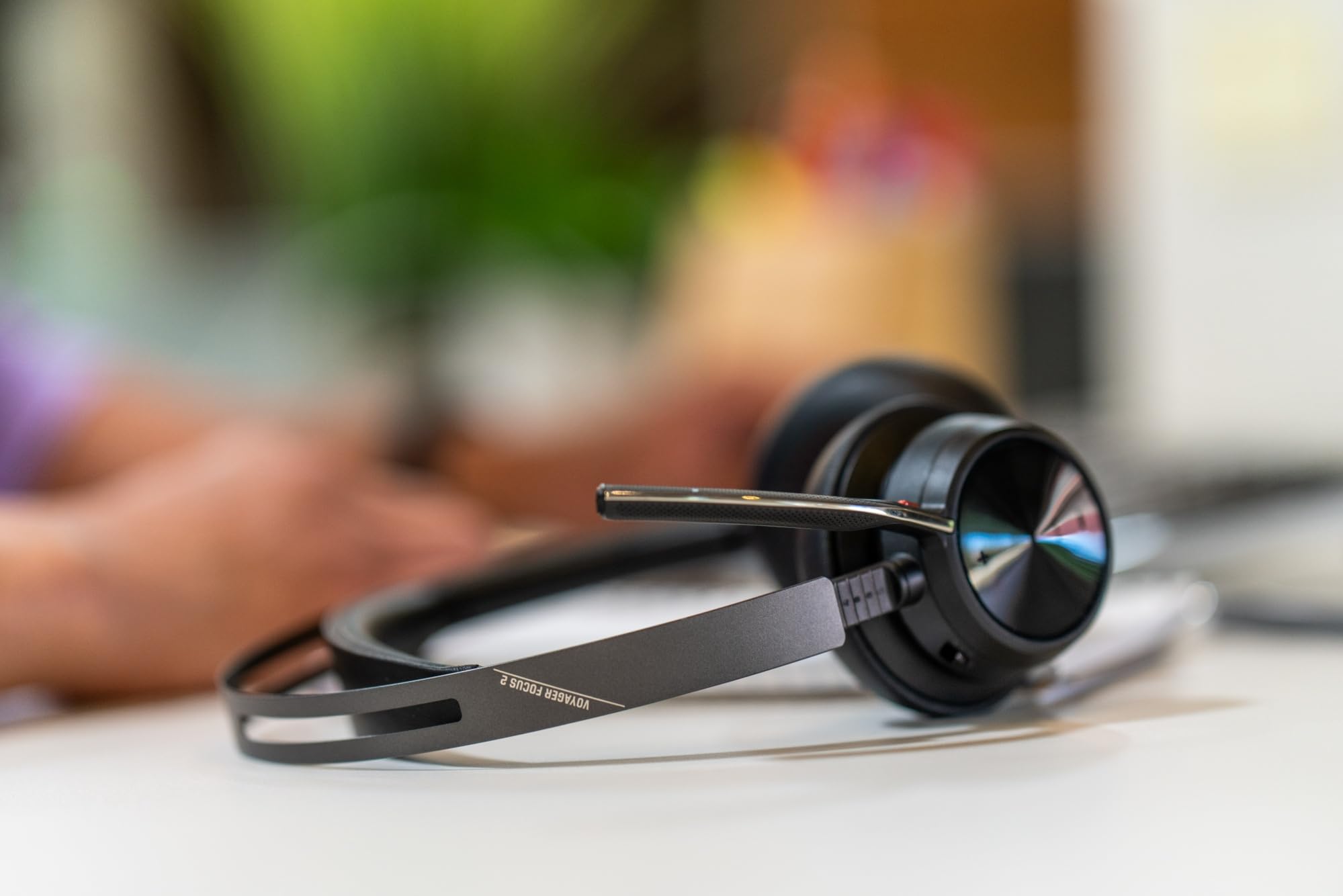 poly-voyager-focus-2-m-usb-c-headset-con-adattatore-usb-c-a-a4ht0aa-anc-ibrida-e image 8